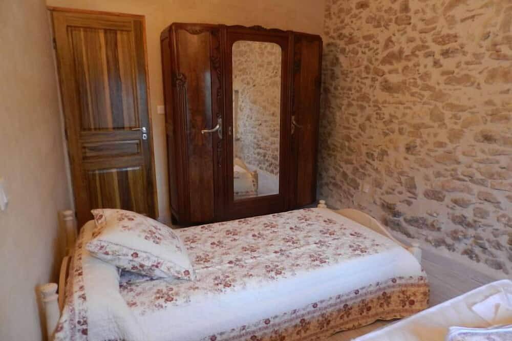 Mas provençal (3 habitations indépendantes) dans un vignoble in Cavillargues, Région de Nîmes