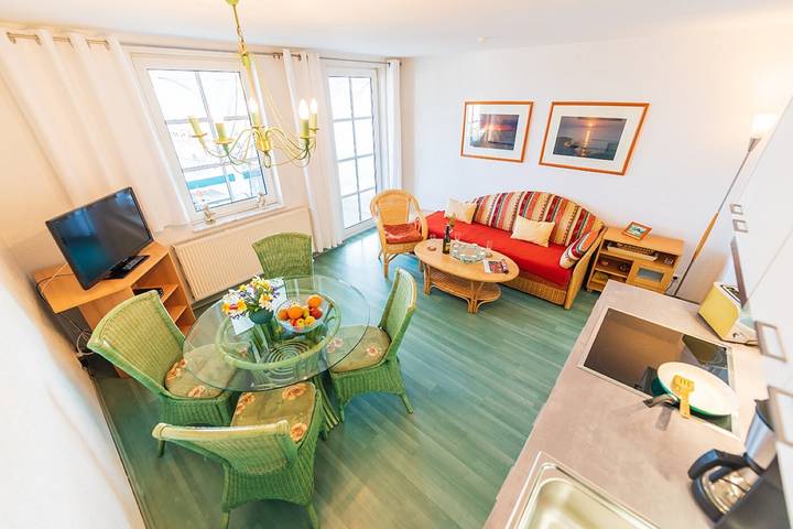 Appartement entier, Appartement de vacances "Villa Bella Vista - Meerblick 5" avec vue sur la mer, balcon et Wi-Fi. in Sassnitz, Parc national Jasmund