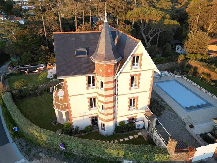 Villa pour 16 personnes, avec vue ainsi que piscine et jardin à Pornic