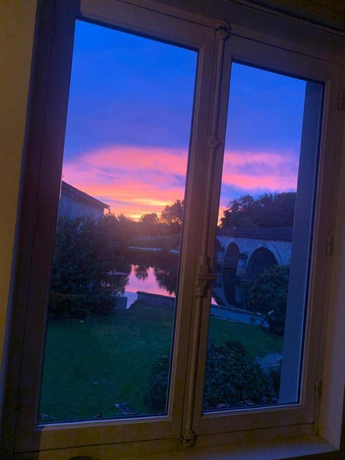 Location de vacances pour 8 personnes, avec jardin et vue, animaux acceptés à Saint-Même-les-Carrières - 4