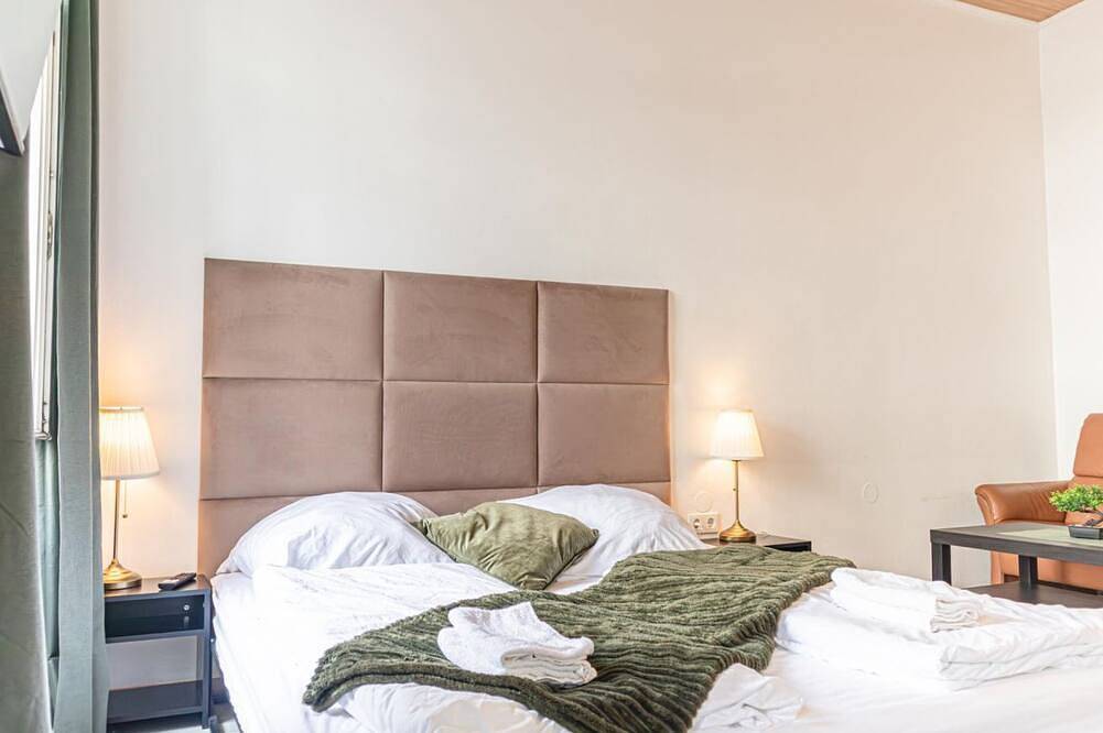 Entire apartment, Friendly 2Br Apt. Near U6 Station am Schöpfwerk in Vienna, Vienna Woods