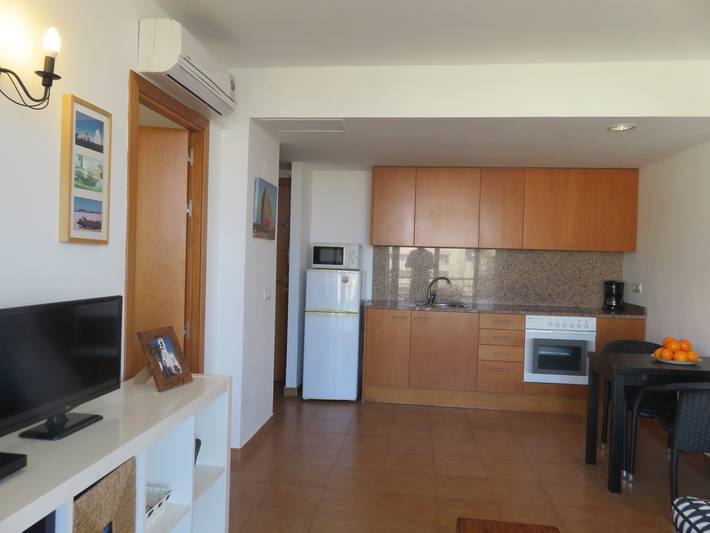 Apartamento entero, Apartamentos Miami Ii 307 con vistas a la montaña, piscina, Wi-Fi y jardín in L' Estartit, Estartit
