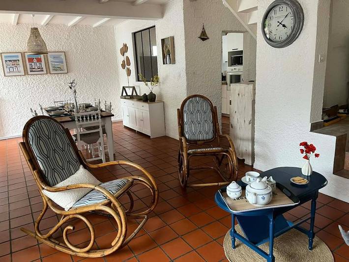 Location de vacances pour 8 personnes, avec terrasse ainsi que jacuzzi et piscine à Lamothe-Capdeville - 4