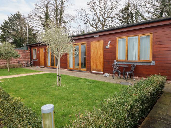 Gîte pour 4 personnes, avec piscine et jardin - 1