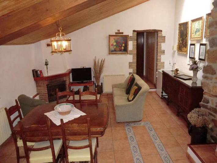 Location de vacances pour 5 personnes, avec vue ainsi que jardin et piscine à Montseny - 4