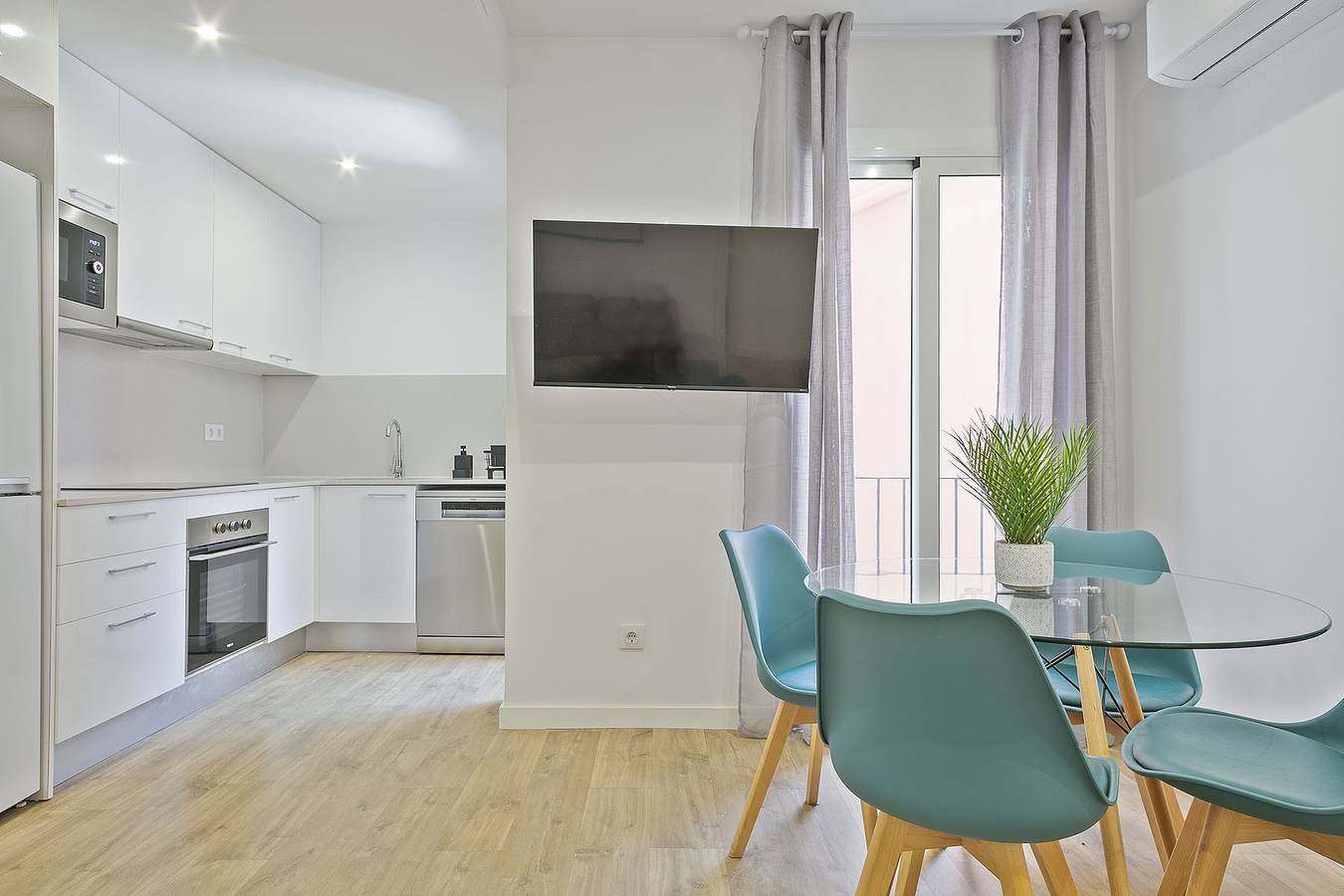 Entire apartment, Holiday apartment for 4 people in Barcelona Centre, Barcelona