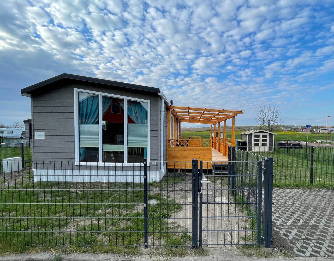 Ferienhaus Concordia direkt am See, mit überdachter Terrasse und Klimaanlage in Schadeleben, Seeland (Deutschland)