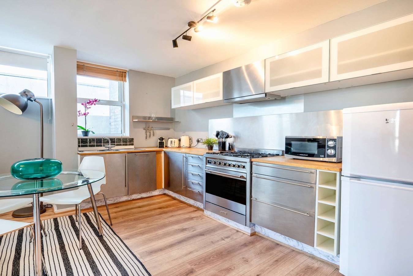 Entire apartment, Chic Covent Garden Apartment in Covent Garden, London