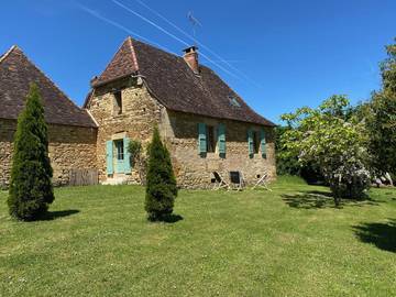 Gîte pour 4 personnes, avec vue et jardin à Anlhiac