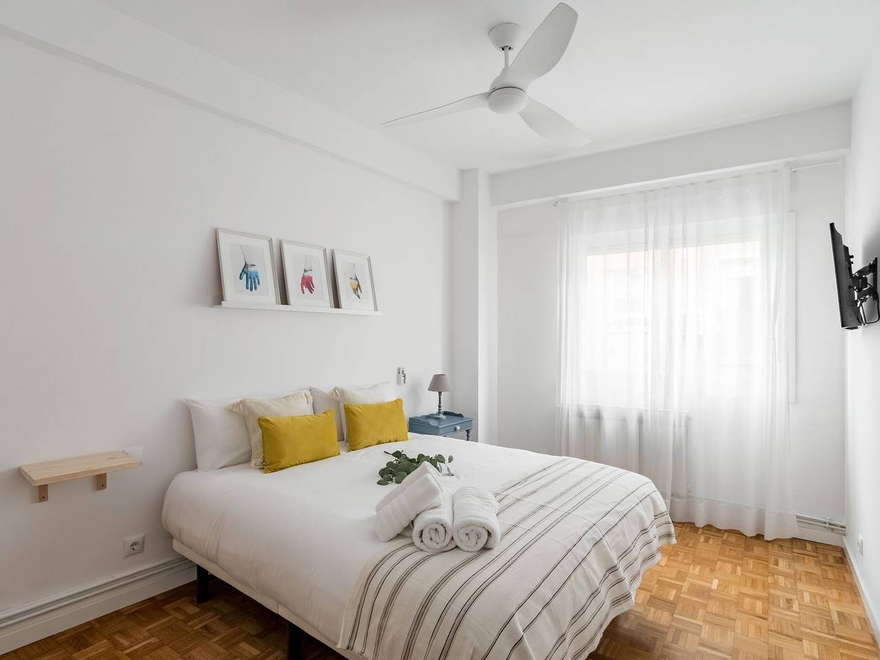 Entire vacation apartment, Charming La Latina Life - Temporary Stays with Balcony in Centro (Madrid), Madrid