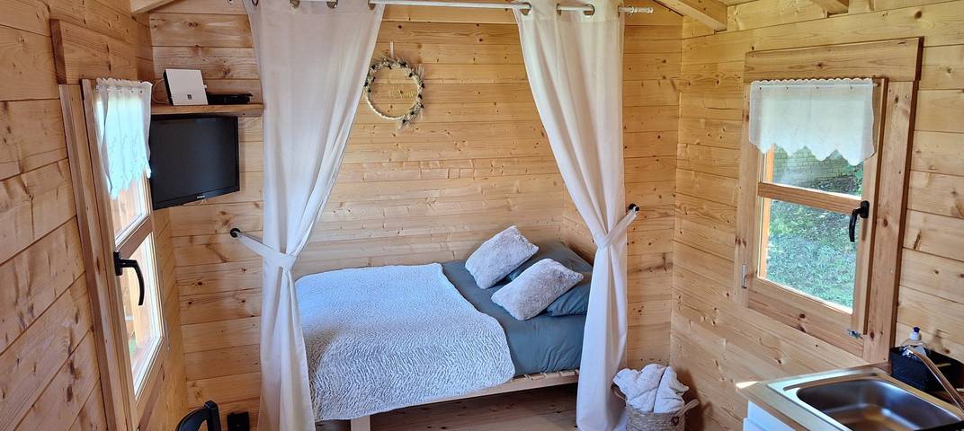 Gîte pour 2 personnes, avec jardin et jacuzzi dans Arrest - 3