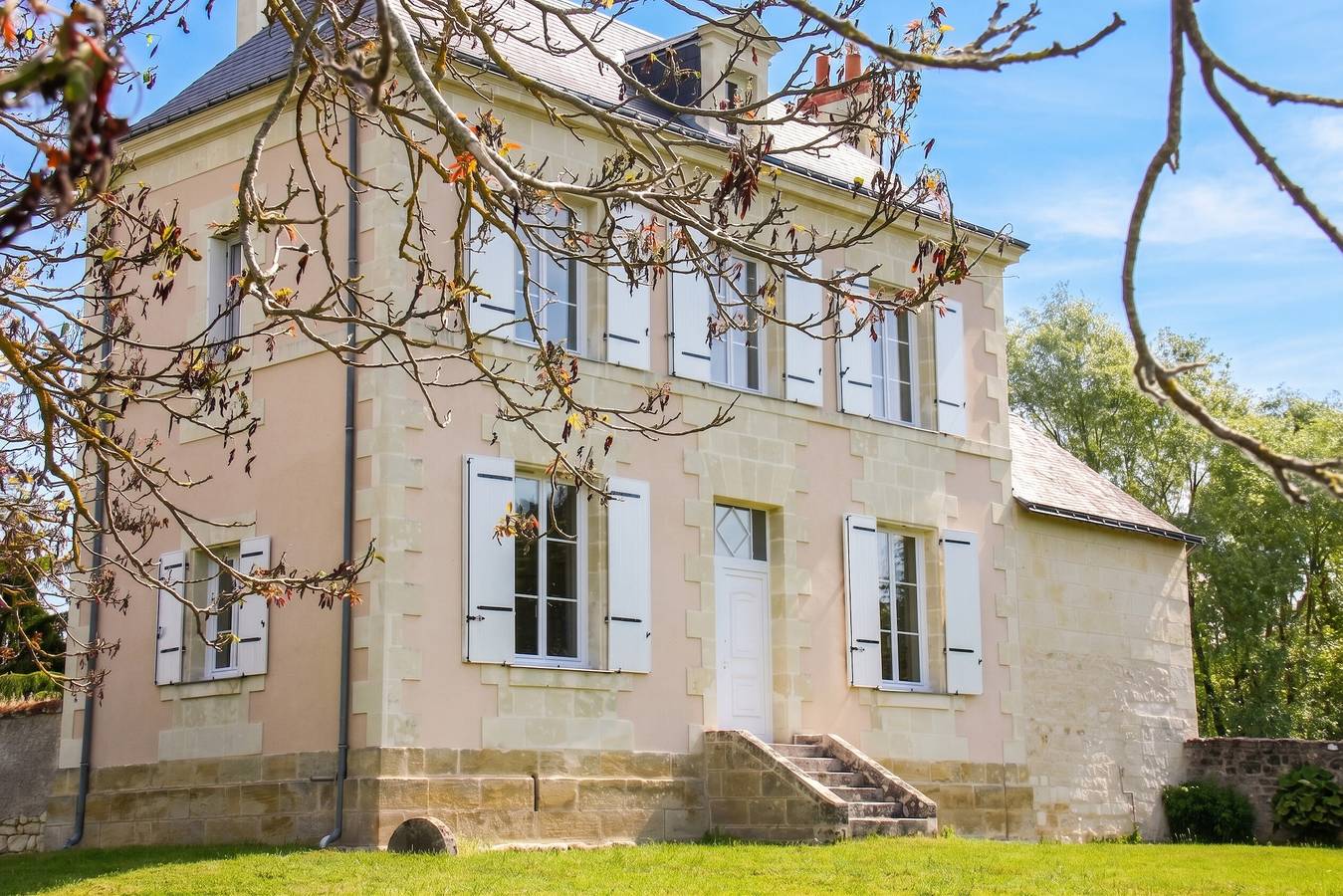 Affascinante Manor a Beaumont-en-Véron con Giardino in Beaumont-en-Véron, Valle della Loira