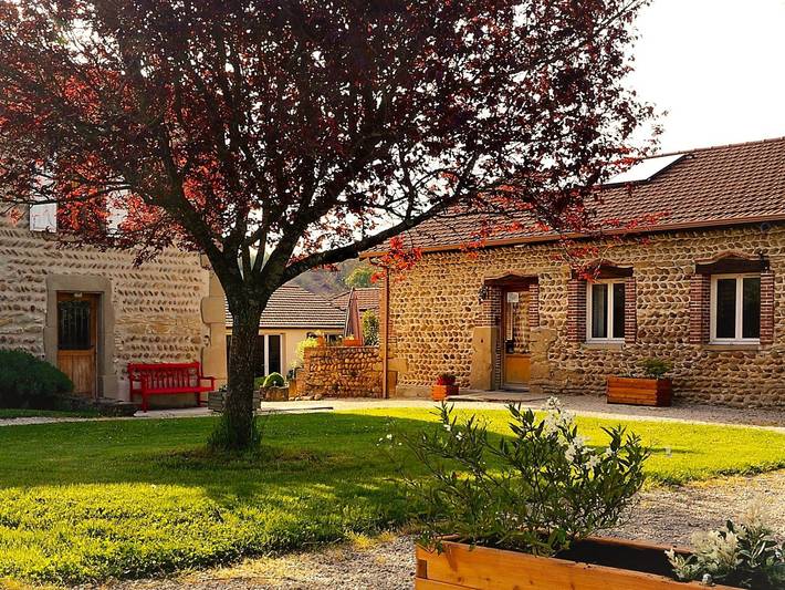 Chambre d’hôte pour 4 personnes, avec piscine et jardin à Tersanne