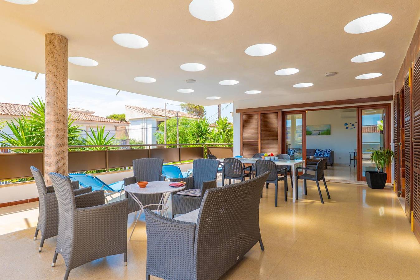 Elianto - Wonderful beach house near the sea with several furnished terraces perfect to enjoy the good weather. Free Wifi. in Can Picafort, Santa Margalida