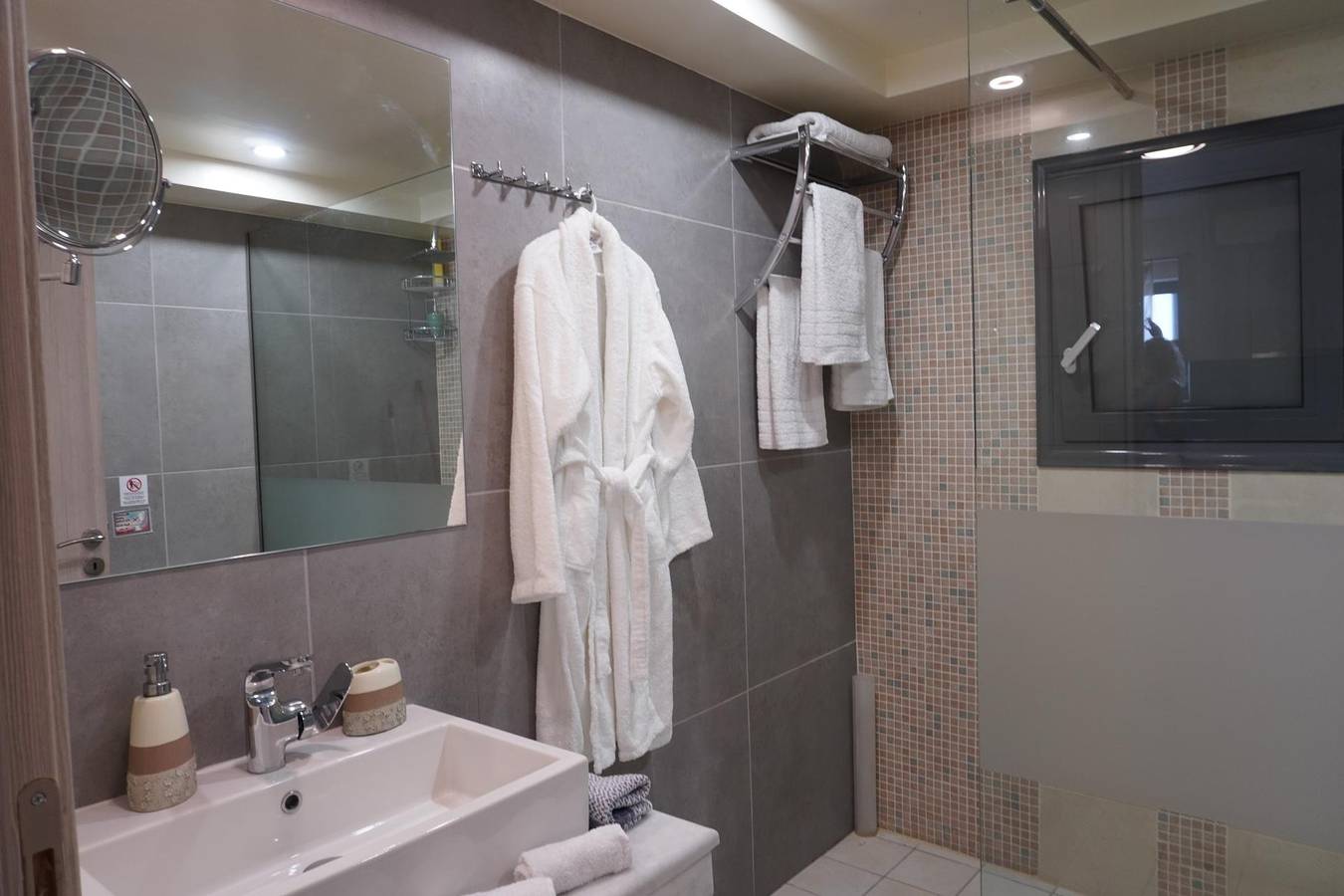 Ganze Ferienwohnung, Ferienwohnung für 6 Personen mit Garten in Kos Stadt, Kos
