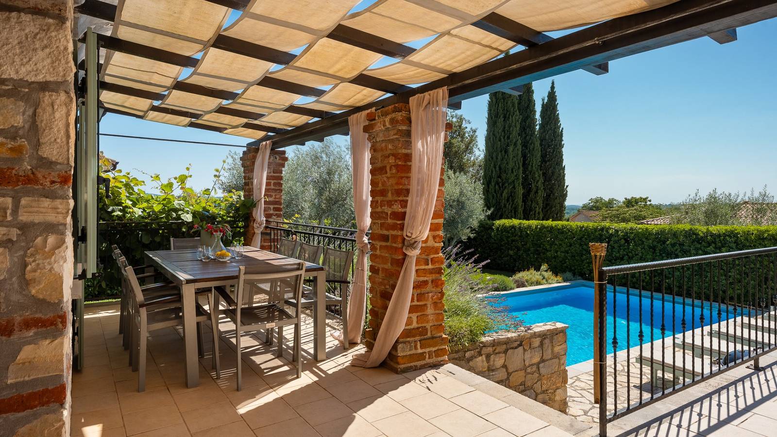 Villa Aryana by Villas Guide in Sveti Lovreč Pazenatički, Zentralistrien