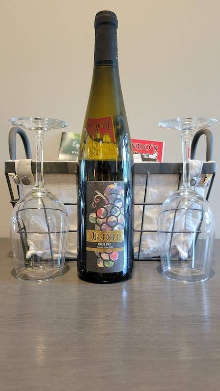 Ganze Wohnung, Fully renovated apartment in the heart of the Finger Lakes in Seneca Lake