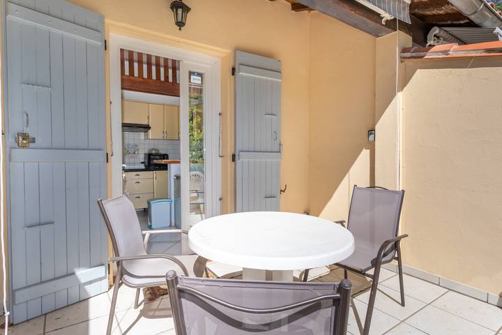 Vacation rental for 4 people, with yard in Languedoc-Roussillon
