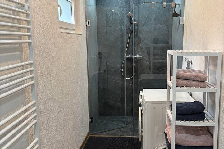 Ganze Wohnung, Ferienwohnung Himmel Greifenstein - Appartement/Fewo, Dusche, Wc, in Greifenstein, Lahn-Dill-Kreis