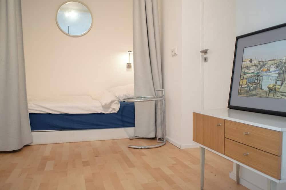 Ganze Wohnung, Cozy, modern, and newly renovated 80m2 apartment in the heart of Charlottenburg in Charlottenburg Berlin, Berlin