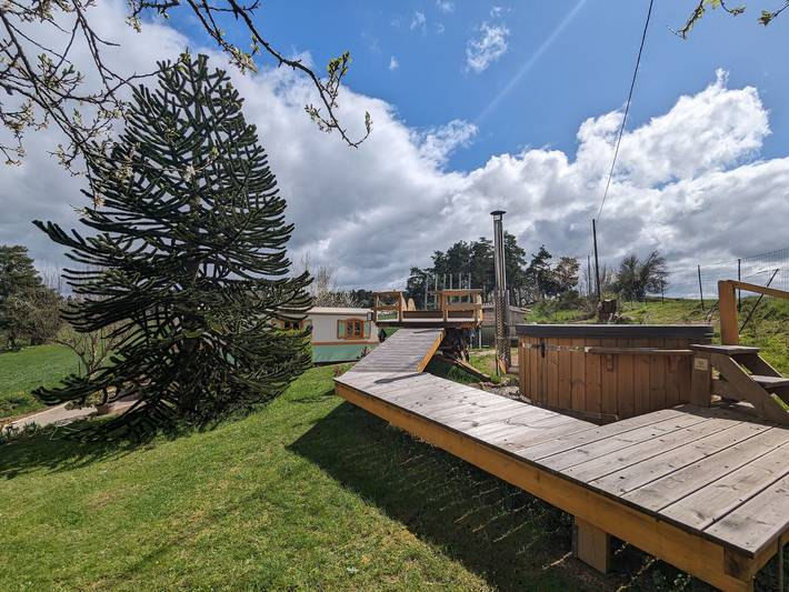 Roulotte encantadora con spa y masajes cerca de Lyon in Monistrol-sur-Loire, Alto Loira