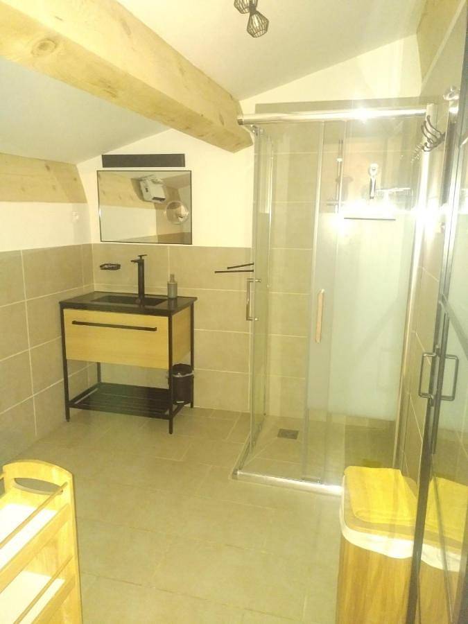 Maison de campagne pour 2 personnes, avec piscine ainsi que vue et jardin dans les Bouches-du-Rhône - 2