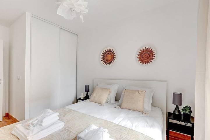 Entire apartment, Tbs 197 - Bright apartment with terrace in Clichy, Hauts-de-Seine