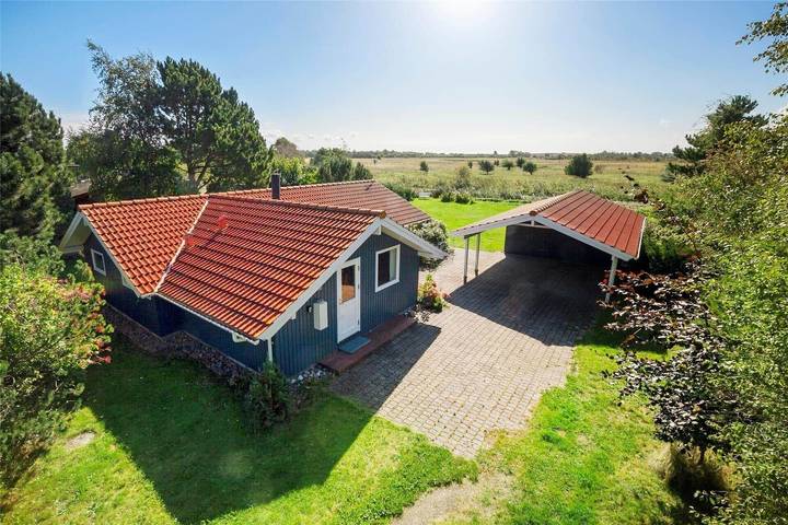 Ferieudlejning for 6 personer, med terrasse i Reersø