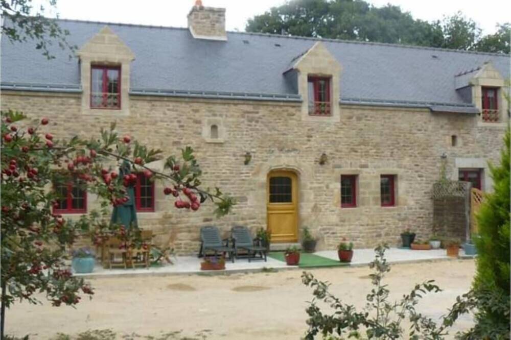 For a relaxing vacation in green surroundings in Pluvigner, Côte des Mégalithes