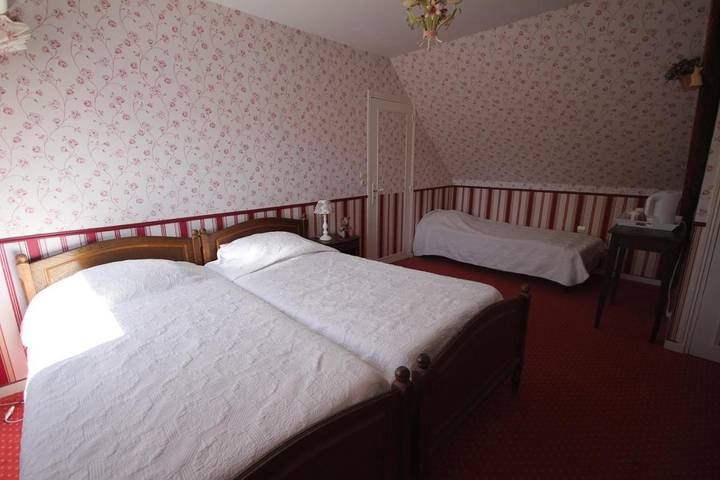 Chambre d’hôte pour 4 personnes, avec vue et jardin, animaux acceptés