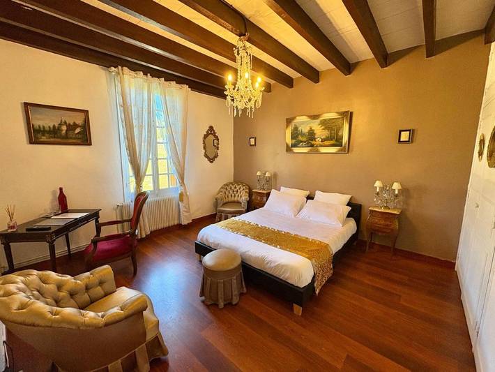 Chambre d’hôte pour 2 personnes, avec Jacuzzi et Jardin ainsi que Piscine et Vue