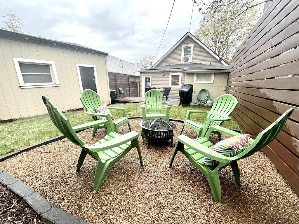 2 bed, 2 bath West Plaza House, yard, parking! in Kansas City, Missouri