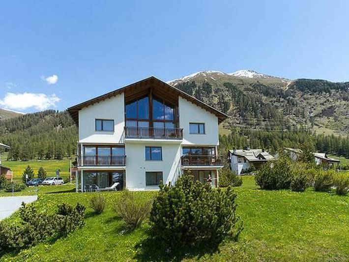 Ferienwohnung für 2 Personen, mit Terrasse und Garten in Pontresina