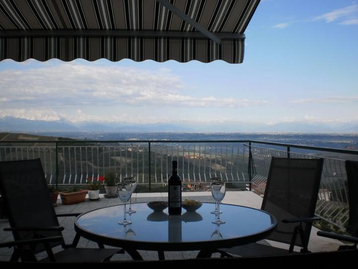 Villa per 4 persone, con Balcone e Terrazza nonché Giardino e Panorama a Dogliani