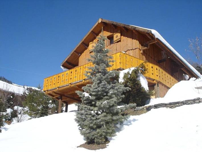 Chalet pour 8 personnes, avec Balcon et Terrasse ainsi que Jardin et Vue à Auris
