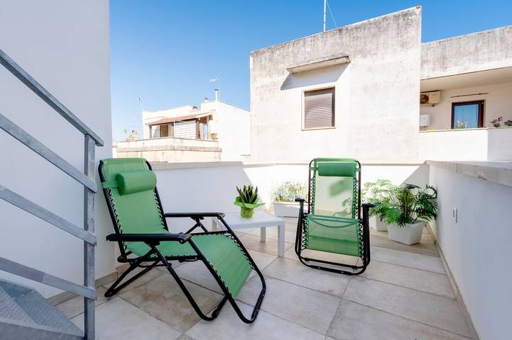 Apartamento entero, Apartamento 'Ingrosso Suites - Green' con terraza privada, Wi-Fi y aire acondicionado in Castri di Lecce, Provincia de Lecce