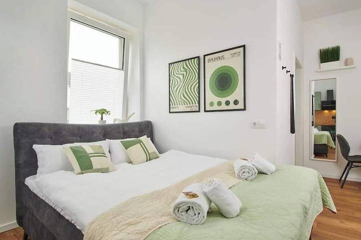 Ganze Wohnung, Homeme 8 | Netflix | Küche | Parkplatz | Smart Tv in Bad Oeynhausen, Wiehengebirge