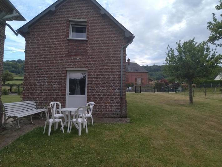 Location de vacances pour 4 personnes, avec terrasse et jardin dans Ricarville-du-Val