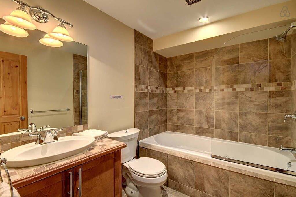 Wunderschönes Chalet am Wasser in Labelle, Québec