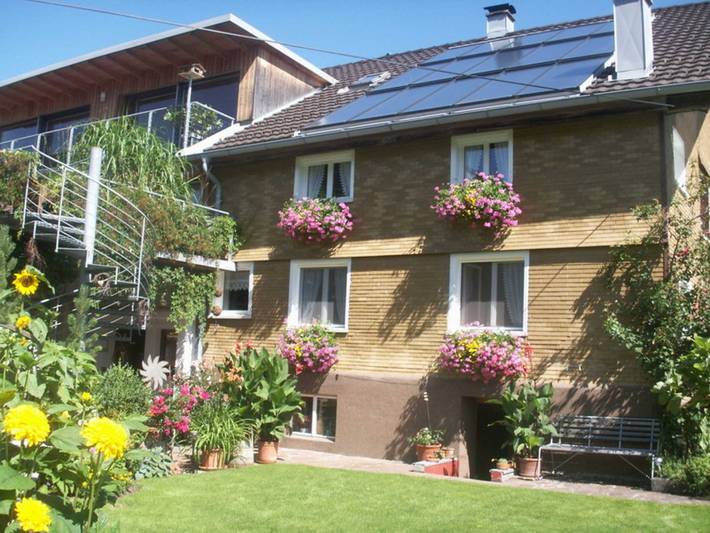 Ferienwohnung für 4 Personen, mit Balkon und Garten in Bizau