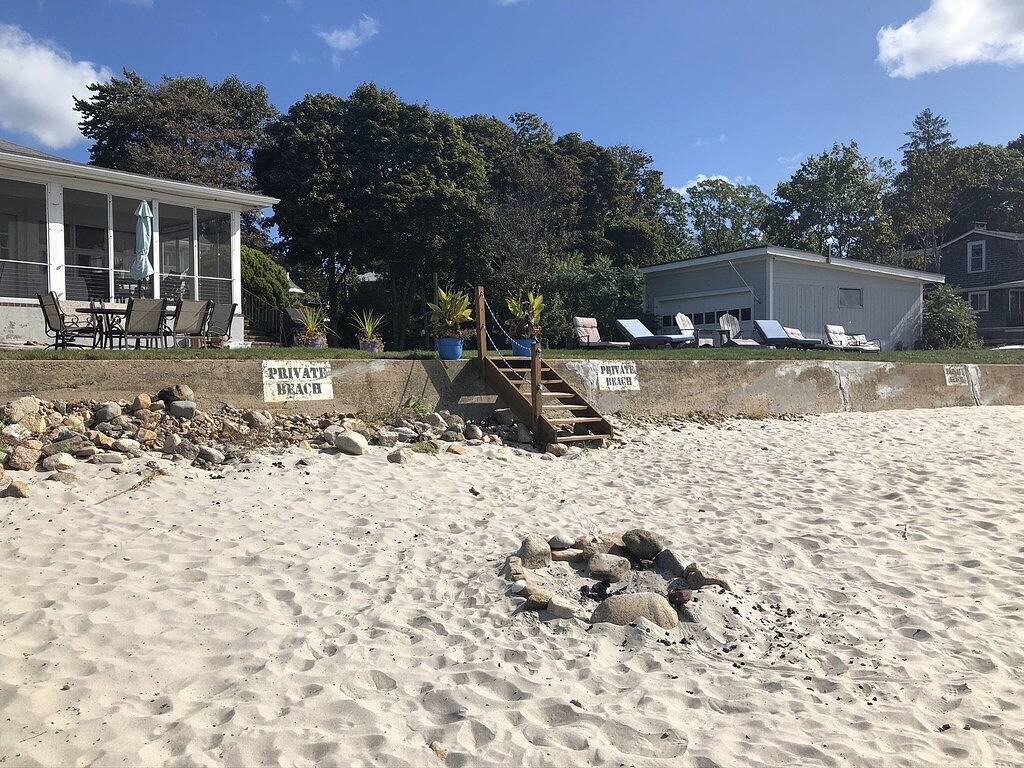 Vacation House for 11 Guests in Massachusetts, USA