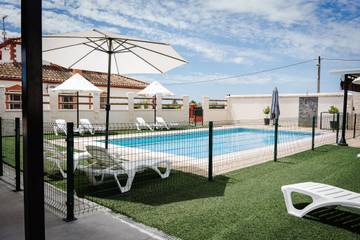 Casa Rural para 34 Personas en Los Algarbes, La Carlota, Foto 1