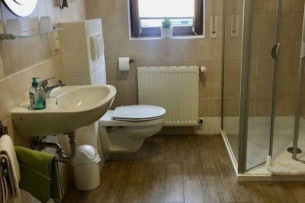 Ganze Wohnung, Gemütliche Ferienwohnung (60 qm) für 2 Personen mit Balkon in Motten, Rhön-Bayern