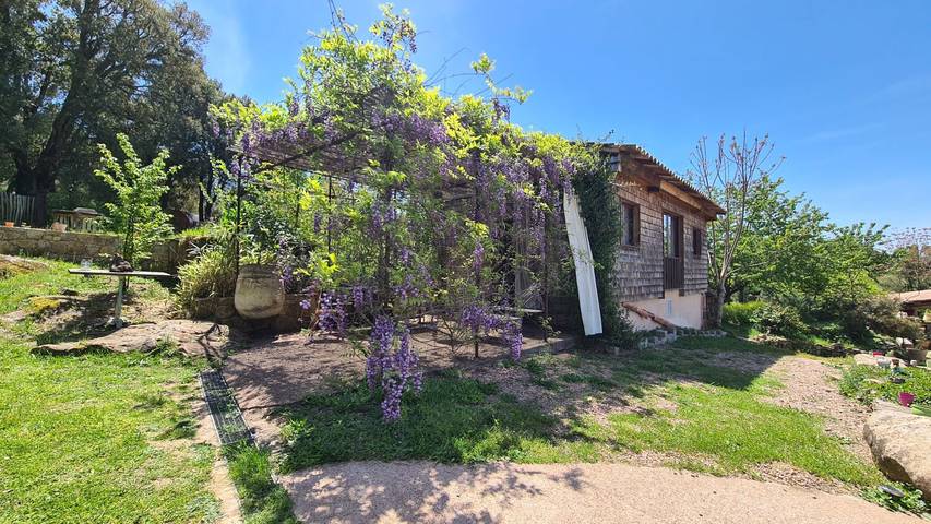 Gîte pour 2 personnes, avec terrasse et jacuzzi ainsi que jardin et piscine en Corse-du-Sud