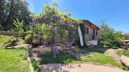 Gîte pour 2 personnes, avec jacuzzi et jardin ainsi que terrasse et piscine en Corse