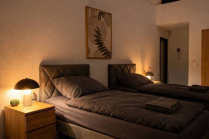 Ganze Wohnung, Modernes Penthouse für bis zu 5 Personen bei Berlin. Nur 15 Minuten zum Ber! in Genshagen, Ludwigsfelde