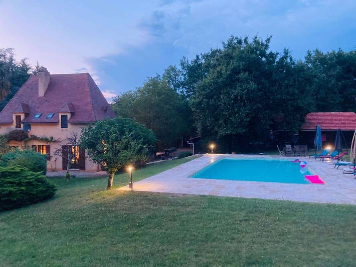 Gîte pour 8 personnes, avec piscine à Saint-Chamassy