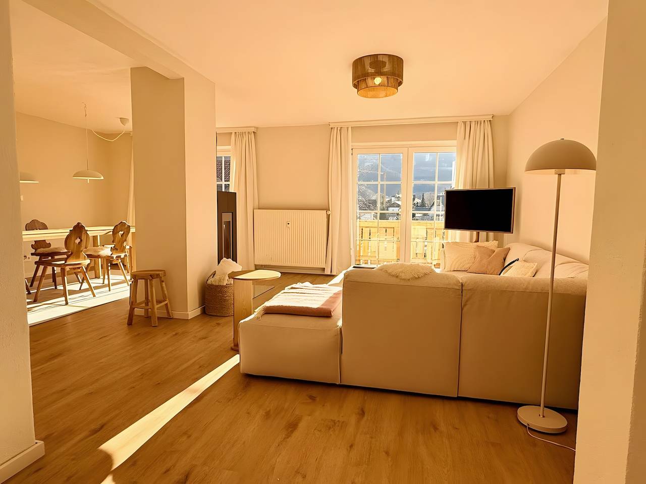 Apartamento entero, Cozy Kampenwand: Chimenea, vistas a la montaña y ubicación céntrica in Kampenwand, Aschau im Chiemgau