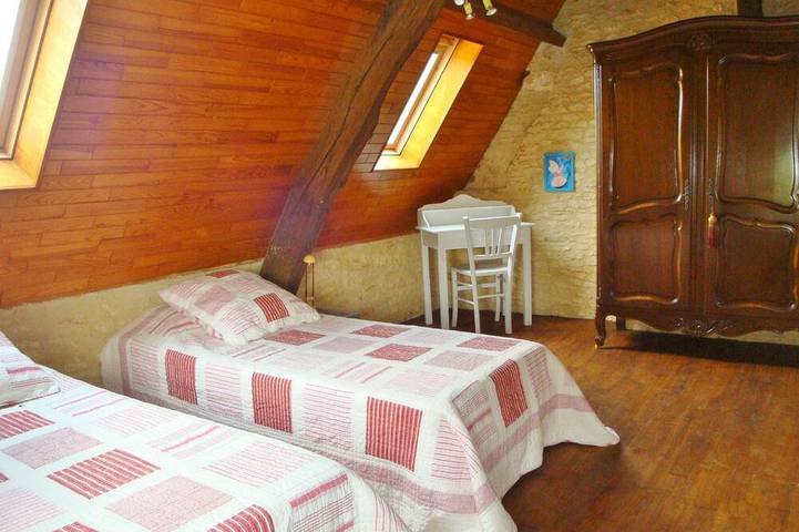 Gîte pour 27 personnes, avec jardin et sauna, animaux acceptés à Saint-Front-sur-Lémance - 4