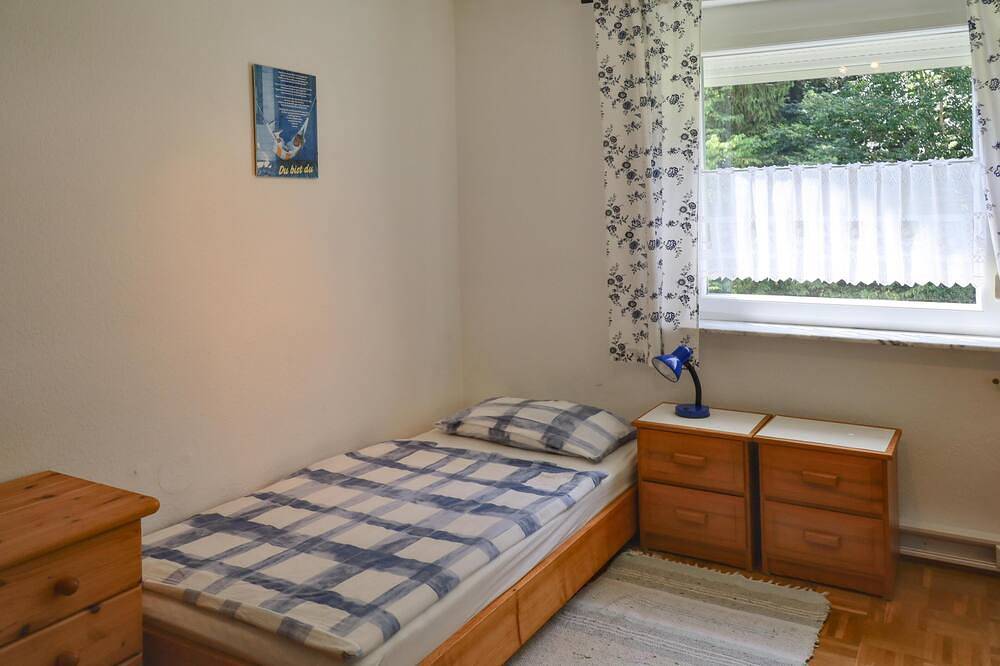 Ganze Wohnung, Geräumige Ferienwohnung mit Kamin im Schwarzwald in Waldachtal, Nordschwarzwald